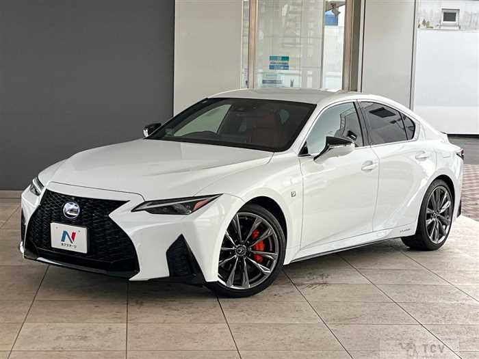 2021 Lexus IS