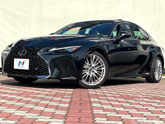 2022 Lexus IS