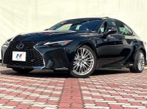 2022 Lexus IS