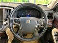 2013 Toyota Crown Hybrid