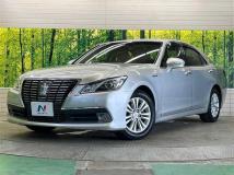 2013 Toyota Crown Hybrid