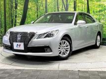 2013 Toyota Crown Hybrid