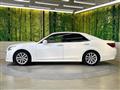 2013 Toyota Crown Hybrid