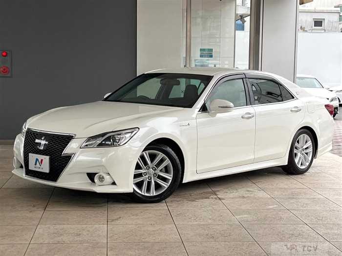 2014 Toyota Crown Hybrid