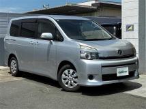 2013 Toyota Voxy