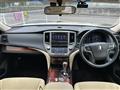 2013 Toyota Crown Hybrid