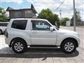2017 Mitsubishi Pajero