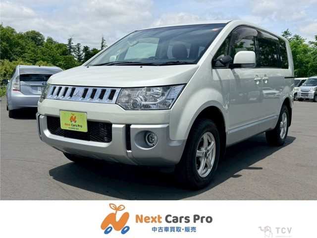2016 Mitsubishi Delica D5