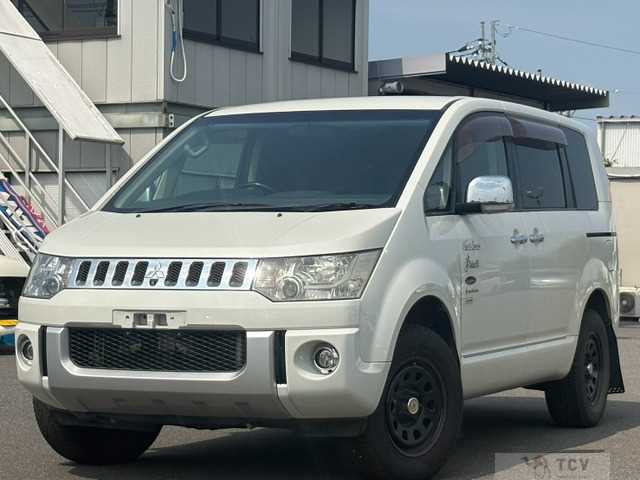 2011 Mitsubishi Delica D5