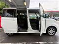 2010 Nissan ROOX