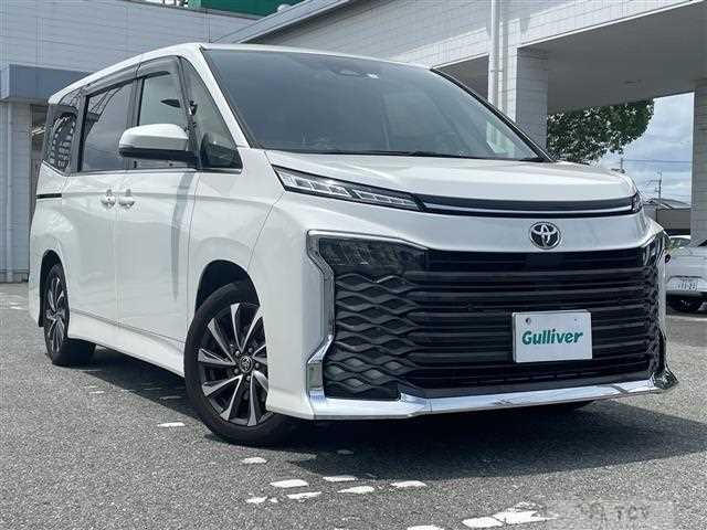 2023 Toyota Voxy