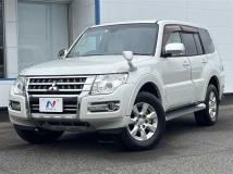 2016 Mitsubishi Pajero