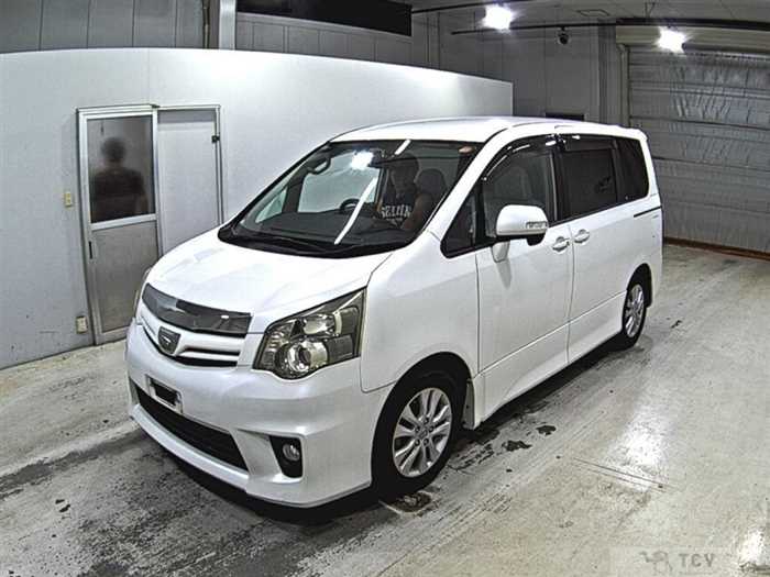 2010 Toyota Noah