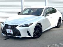2022 Lexus IS