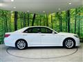 2013 Toyota Crown Hybrid