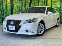 2013 Toyota Crown Hybrid