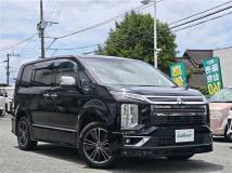2019 Mitsubishi Delica D5