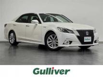 2013 Toyota Crown Hybrid