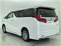 2018 Toyota Alphard Hybrid