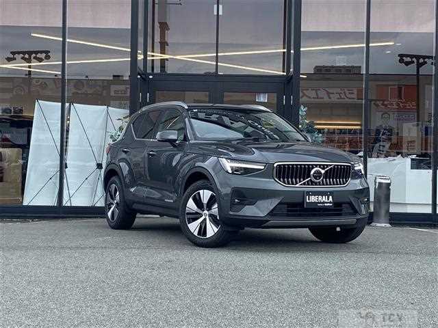 2025 Volvo XC40