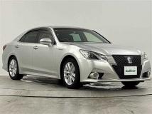 2013 Toyota Crown Hybrid