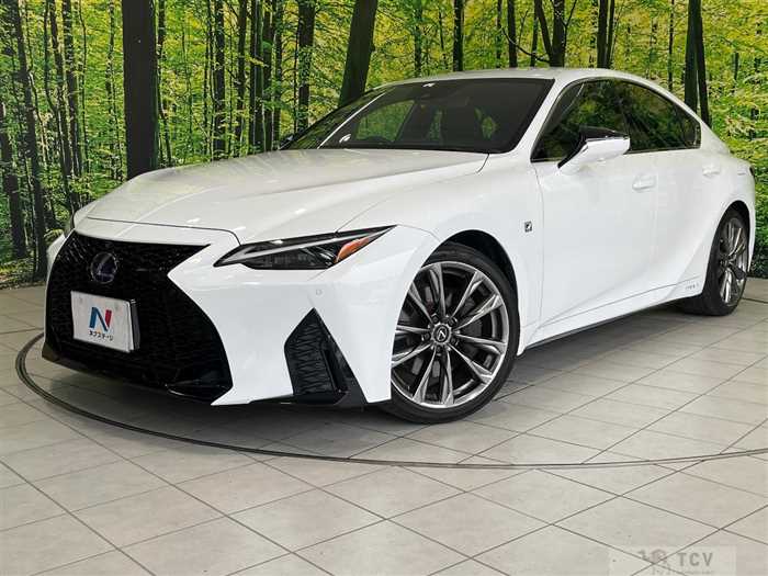 2020 Lexus IS