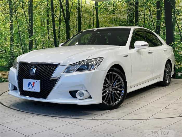 2013 Toyota Crown Hybrid