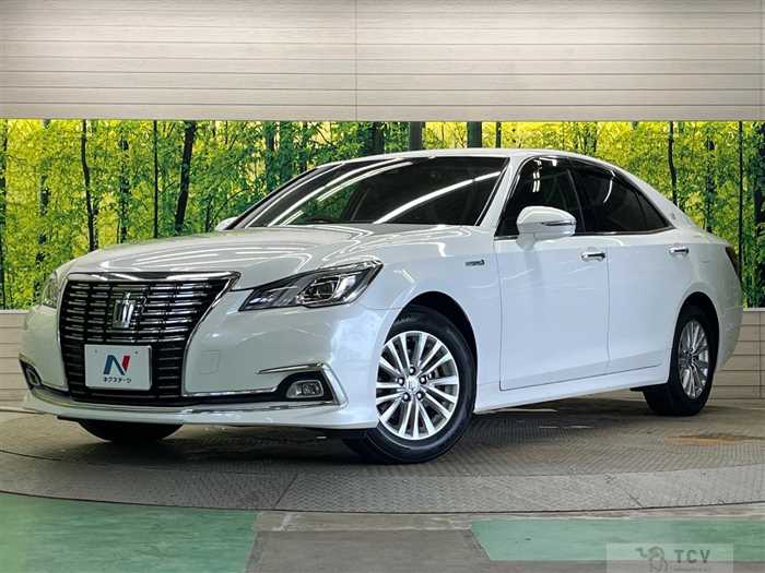 2016 Toyota Crown Hybrid