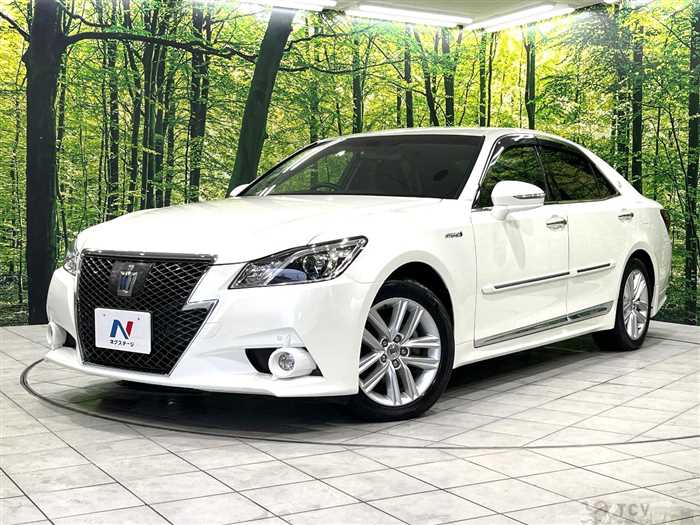 2015 Toyota Crown Hybrid