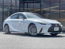2021 Lexus IS