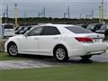 2013 Toyota Crown Hybrid