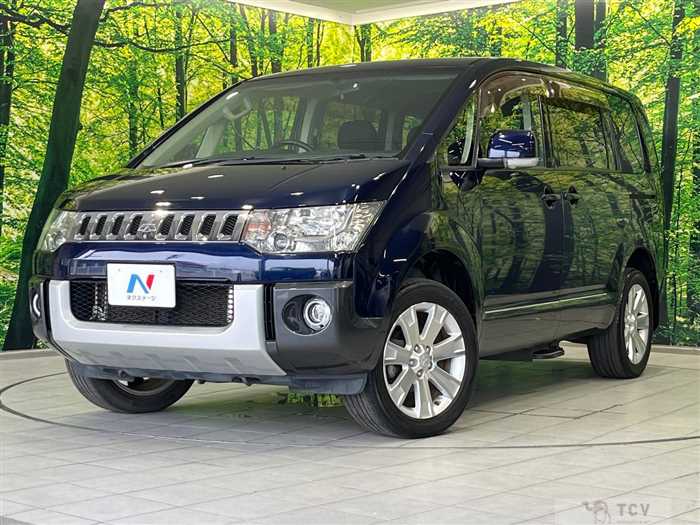2011 Mitsubishi Delica D5
