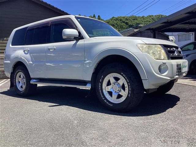 2012 Mitsubishi Pajero