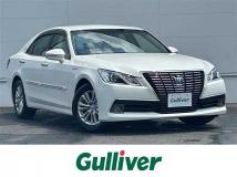 2013 Toyota Crown Hybrid