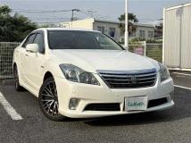 2010 Toyota Crown Hybrid