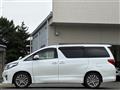 2013 Toyota Alphard