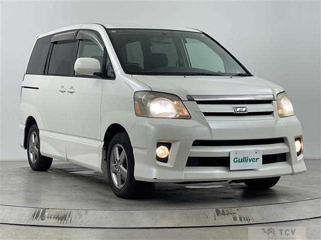 2005 Toyota Noah