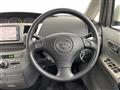 2005 Toyota Noah