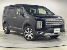 2022 Mitsubishi Delica D5