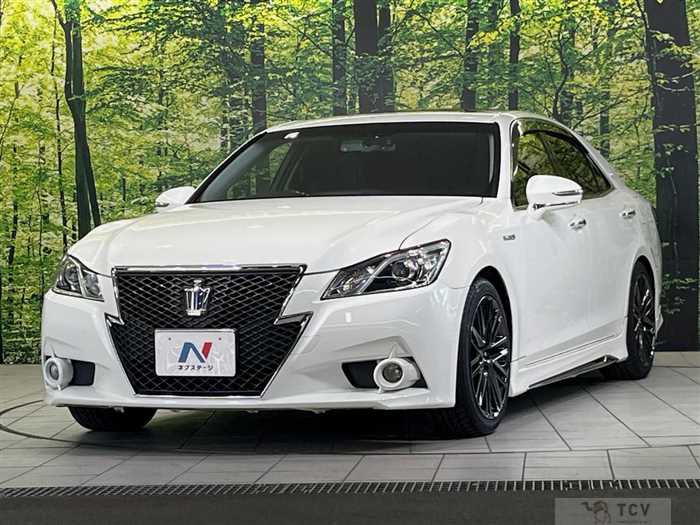 2013 Toyota Crown Hybrid
