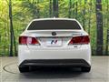 2013 Toyota Crown Hybrid