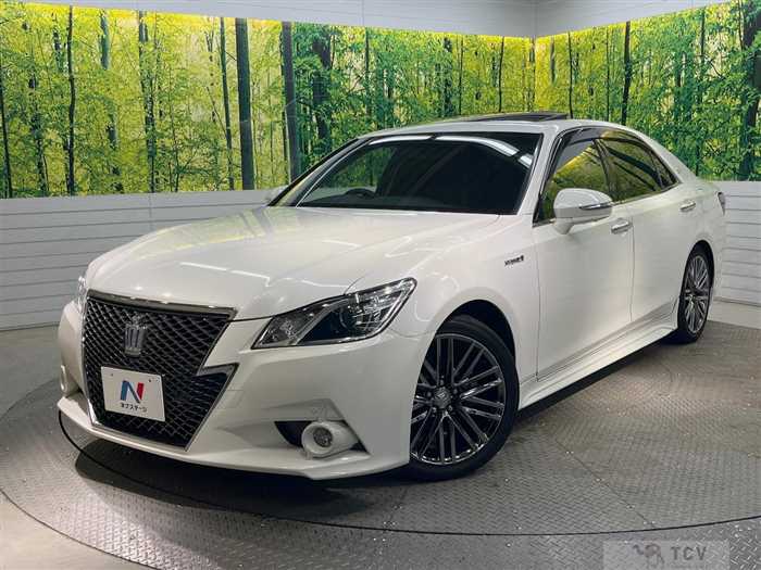 2013 Toyota Crown Hybrid