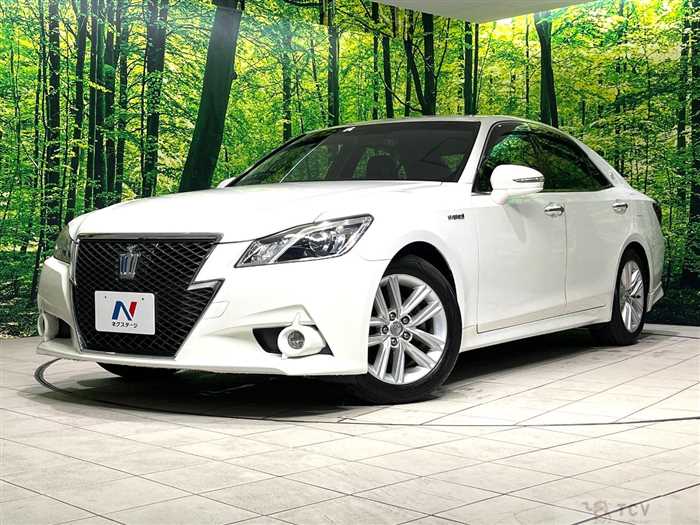2013 Toyota Crown Hybrid