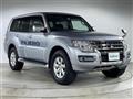 2015 Mitsubishi Pajero