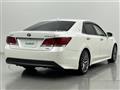 2013 Toyota Crown Hybrid