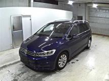 2017 Volkswagen Golf Touran