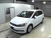 2017 Volkswagen Golf Touran