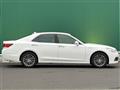 2013 Toyota Crown Hybrid