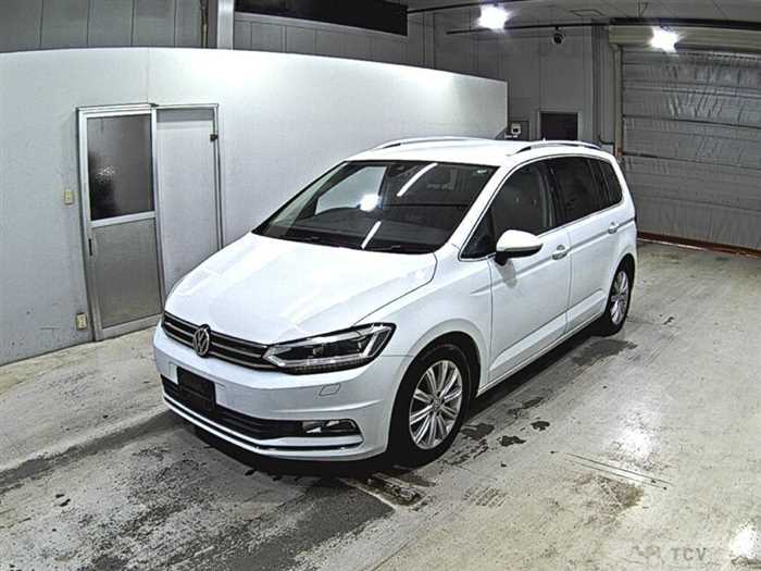 2017 Volkswagen Golf Touran