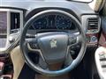 2013 Toyota Crown Hybrid